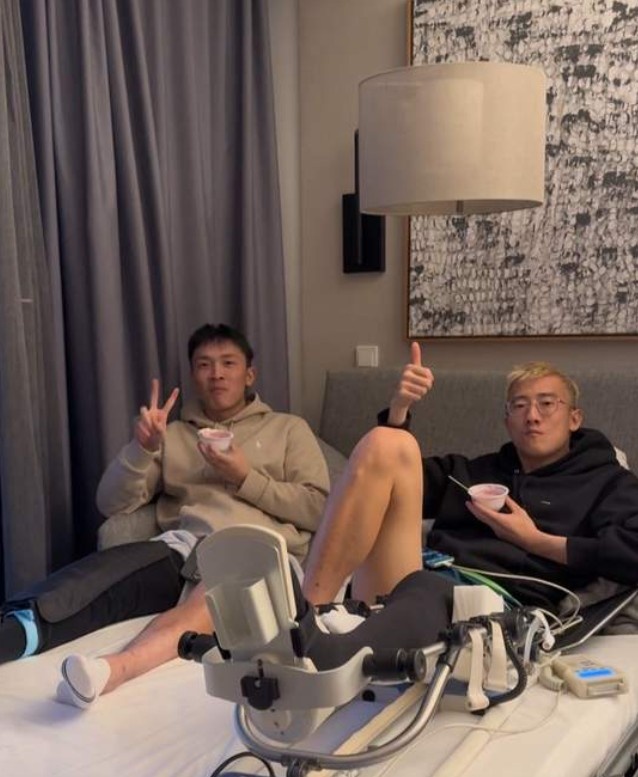 養傷搭子??韓佳奇曬康復視頻，與王振澳一同養傷