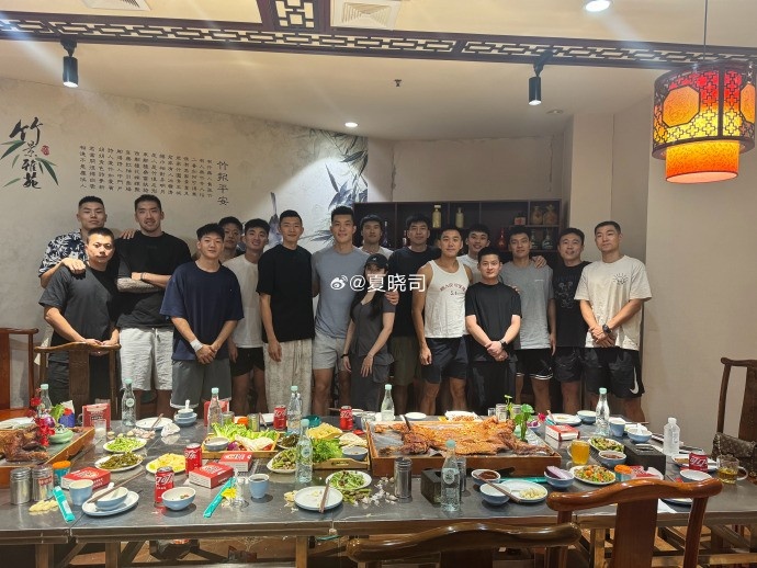 媒體人曬山東聚餐：歡迎陳林堅 祝賀郭凱新婚快樂(lè ) 高詩(shī)巖榮耀歸來(lái)